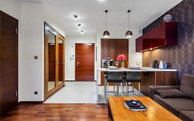 Warsaw Atelier - Central, Parking, Metro Nearby - By Rentujemy
